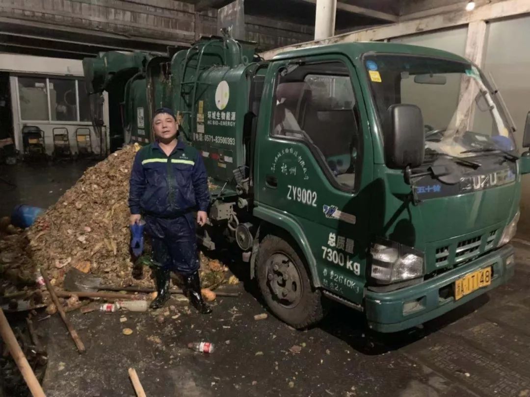 人民日报：男子洗了5遍澡，还是被老婆发现秘密！真相看哭！