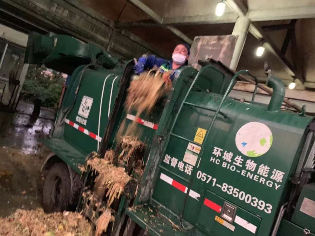 人民日报：男子洗了5遍澡，还是被老婆发现秘密！真相看哭！