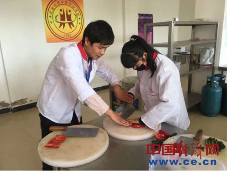 中国经济网：【脱贫攻坚地方行】广河县扶贫搬迁：搬进新房子过上