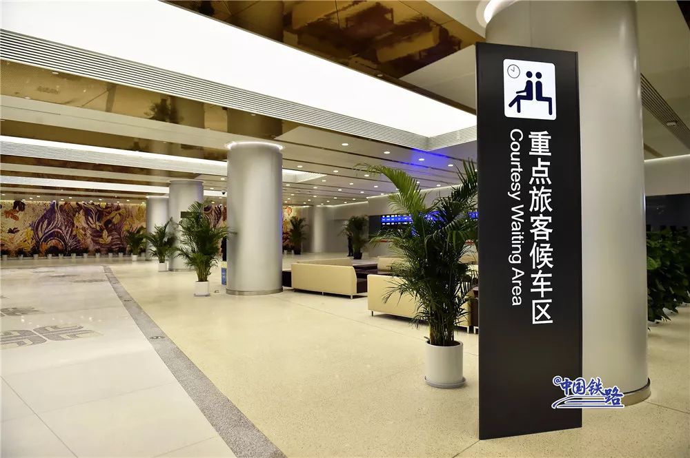 「国际在线」实拍多图！坐上加强版复兴号赶飞机