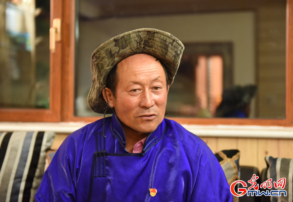 光明网■【边疆党旗红】乌力吉巴雅尔：牧民好兄弟 守边堡垒户