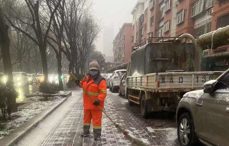 （原创）石家庄市裕华区：“以雪为令” 全力做好清雪工作_fororder_微信图片_20230209144237