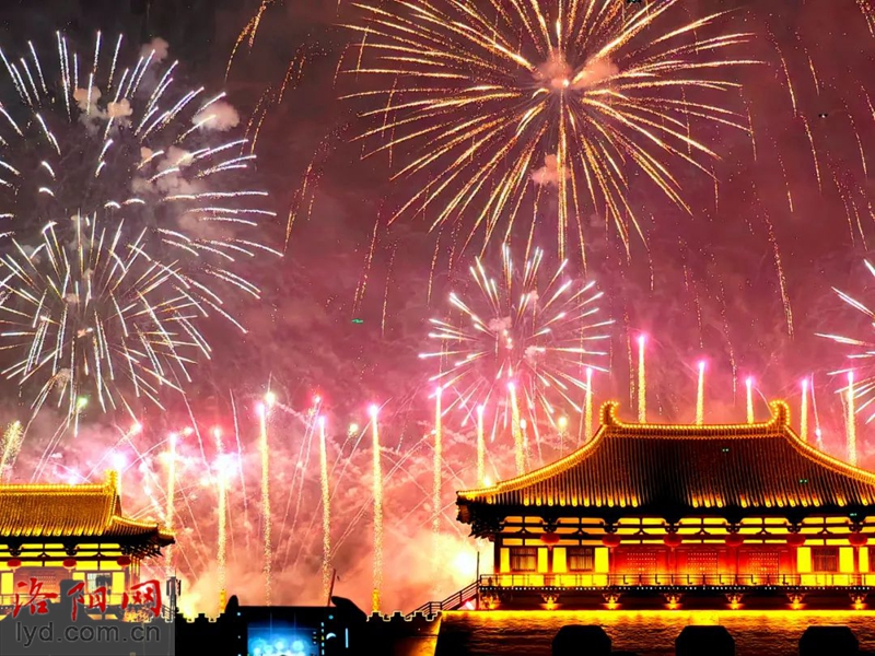 A Firework Show in Luoyang Lights up 2023 Lantern Festival_fororder_图片4