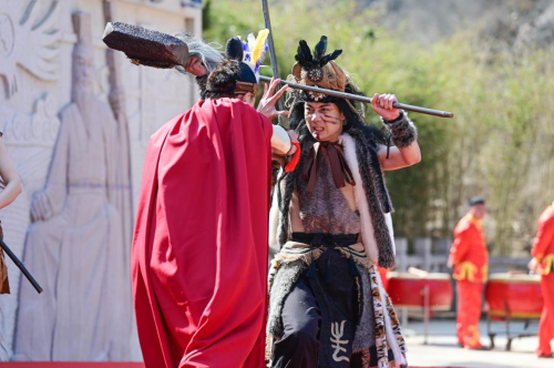 河南仙门山仰韶古村80面大鼓齐响唤春 精彩演绎重现传统文化 河南仙门山仰韶古村80面大鼓齐响唤春 精彩演绎重现传统文化