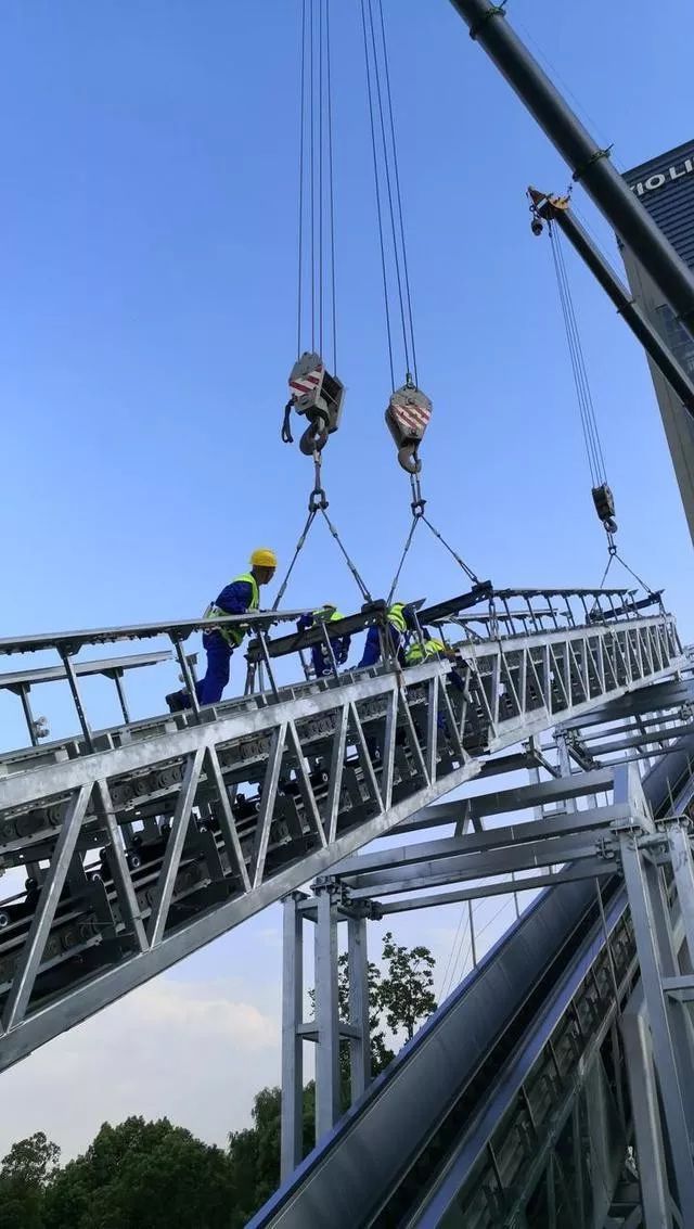 【经济日报】“基建狂魔”又上新了！国内最长高铁扶梯下线