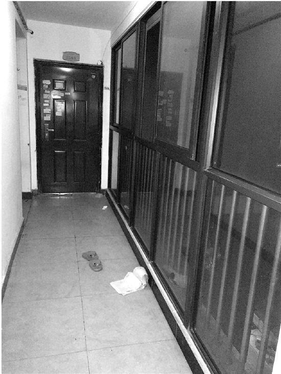 6岁女孩从15楼走廊窗户坠下 颅内有淤血暂无法手术