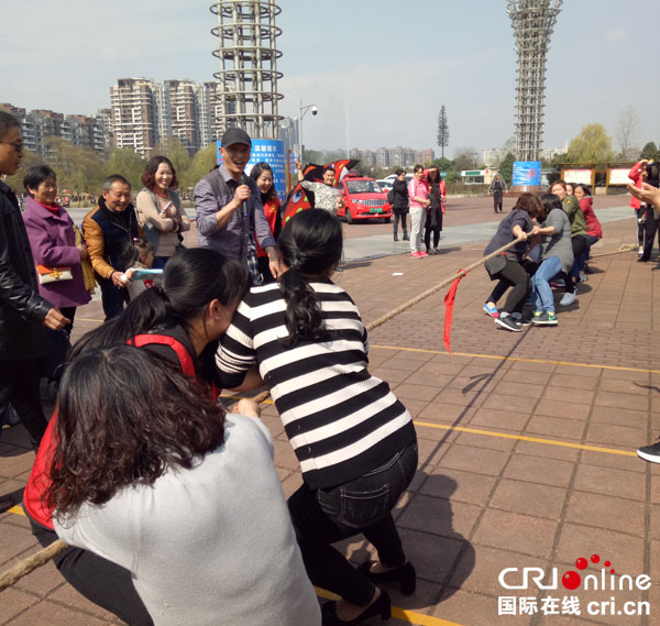 图片默认标题_fororder_拔河活动