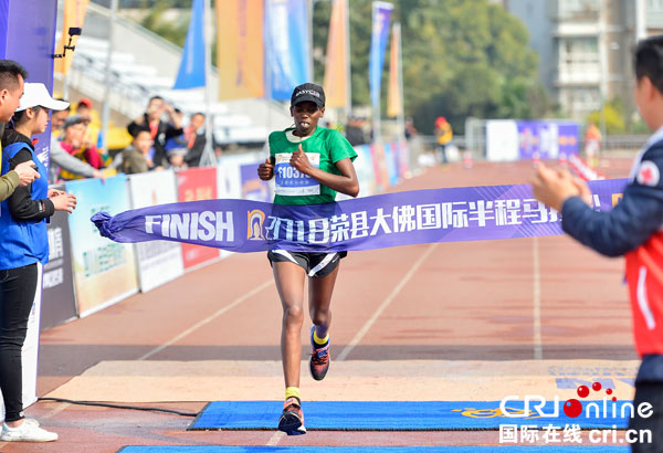 图片默认标题_fororder_3女子第一名Brenda-Jeruto（摄影-廖志全）