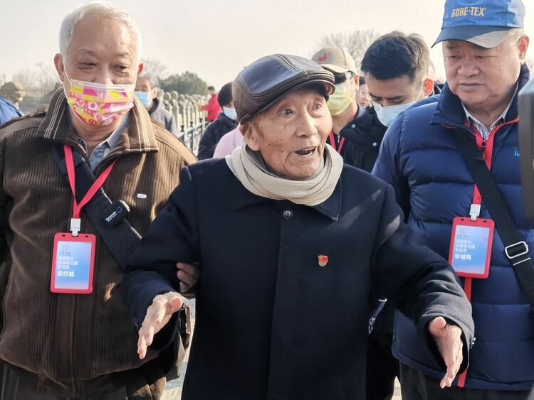 两岸乡亲,越走越亲(两岸观察)_fororder_2_1_1_75c8c2a8-b234-4dce-8ec0-d14e7eae4ff5