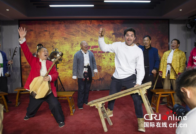 黄河岸边景色新 多国“Z世代”青年共绘古城多彩画卷 黄河岸边景色新 多国“Z世代”青年共绘古城多彩画卷_fororder_图片42