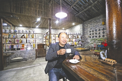 （成都图文，导航成都，移动端）都江堰村民的乡村振兴路径 越田园 越诗意 越富裕