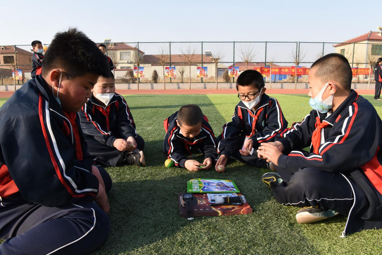 (原创)沧州经济开发区:学习雷锋献爱心 义卖助残显真情_fororder_图片1