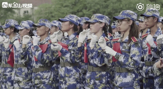 央视新闻■花式“笔芯”！00后这波表白操作太6了！