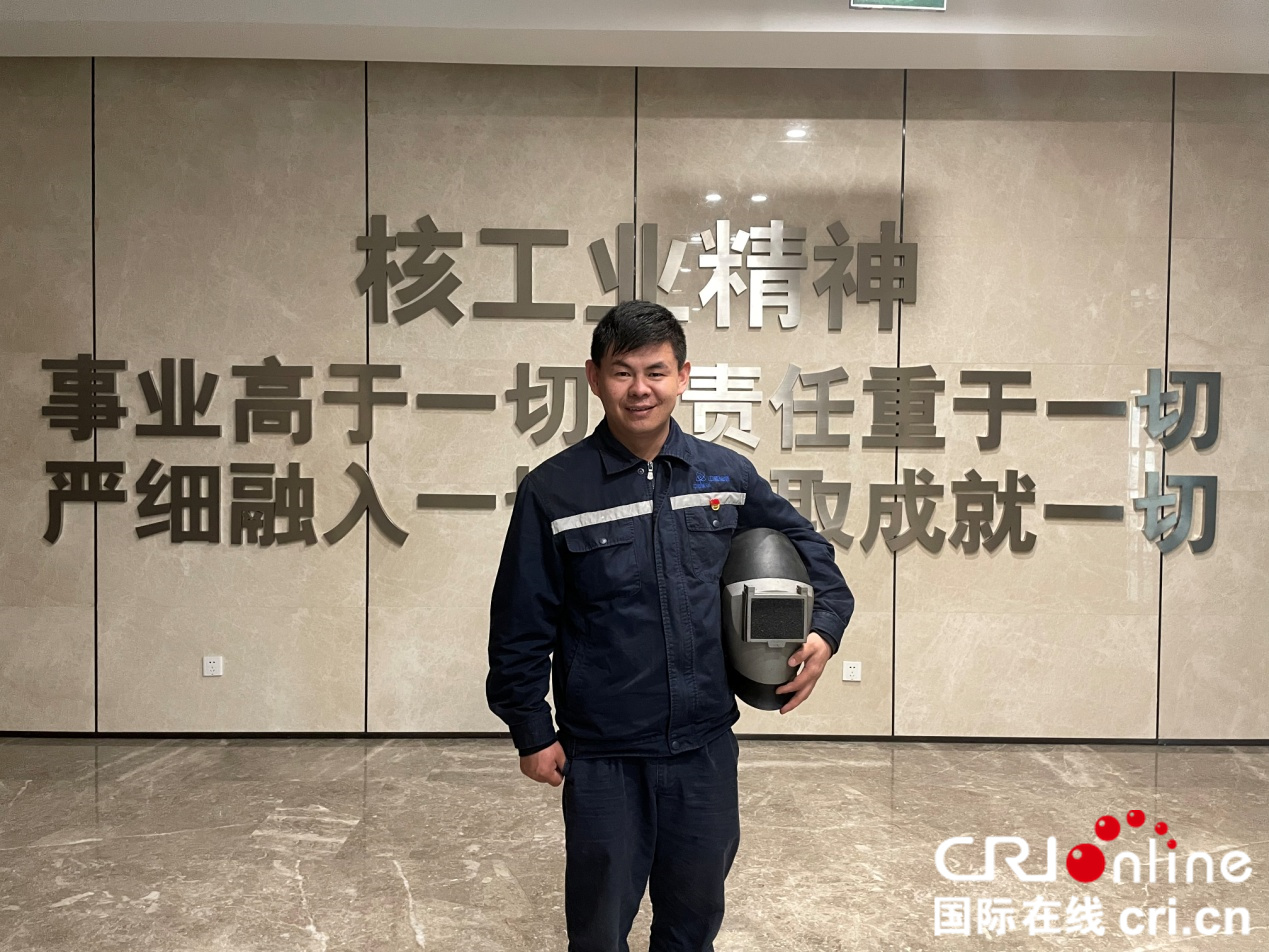 【奋进的中国人·两会新面孔】师延财代表:青年人要守得住平凡,耐得住寂寞,到最基层的岗位上发光发热_fororder_图片1_副本