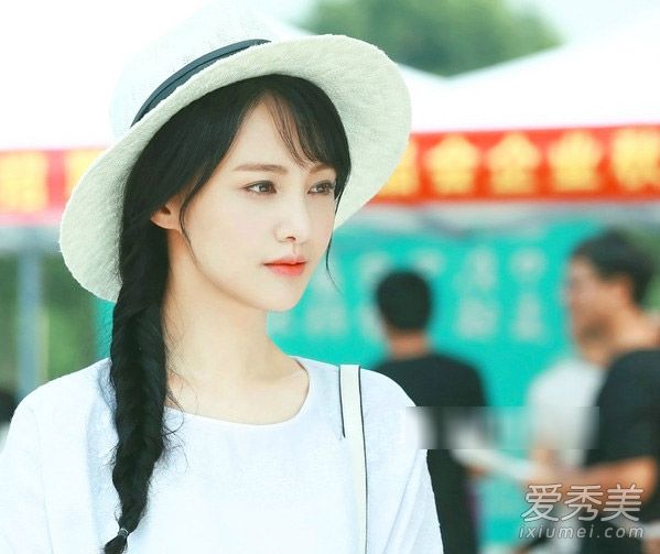 郑爽发型蜕变史：从楚雨荨到贝微微一路都很美