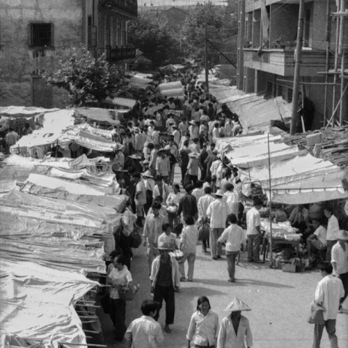 市井消费 尽显中国经济“韧劲” 市井消费 尽显中国经济“韧劲”