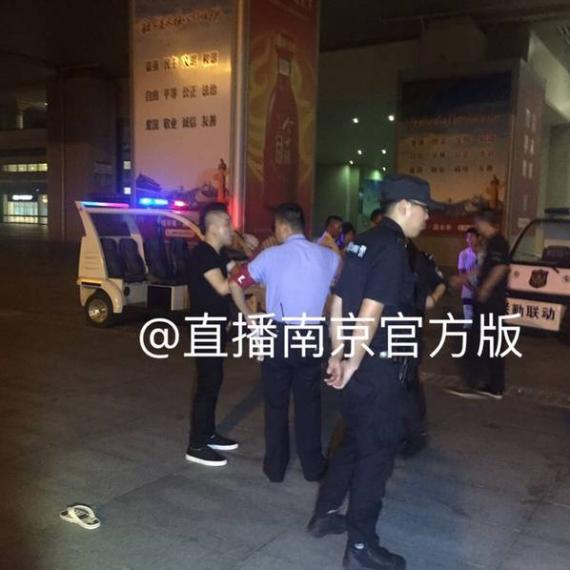 德云社张云雷疑跳桥自杀 原名张磊系德云社四公子之一