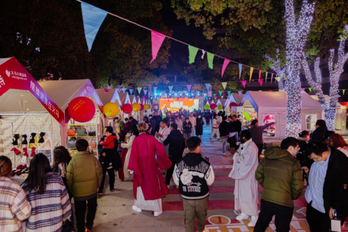 市井消费 尽显中国经济“韧劲” 市井消费 尽显中国经济“韧劲”