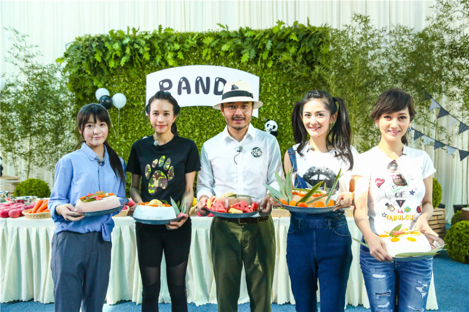《我们》汪涵谢娜花式作弊 惹刘嘉玲抗议