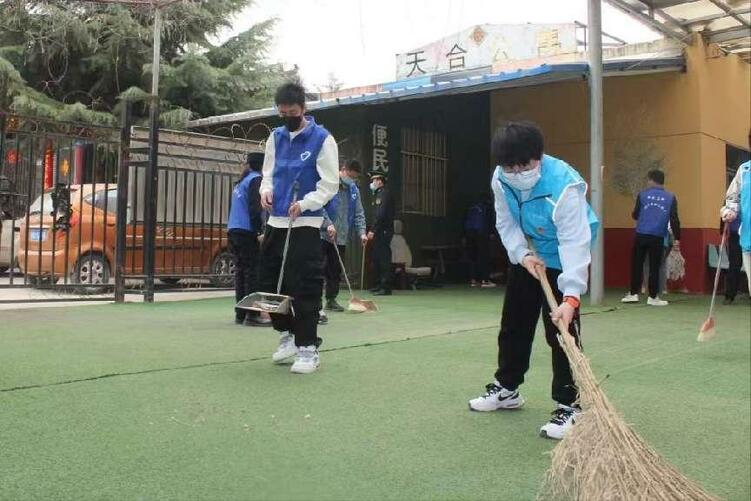 西安高新区城管局:走进老年公寓 开展志愿服务