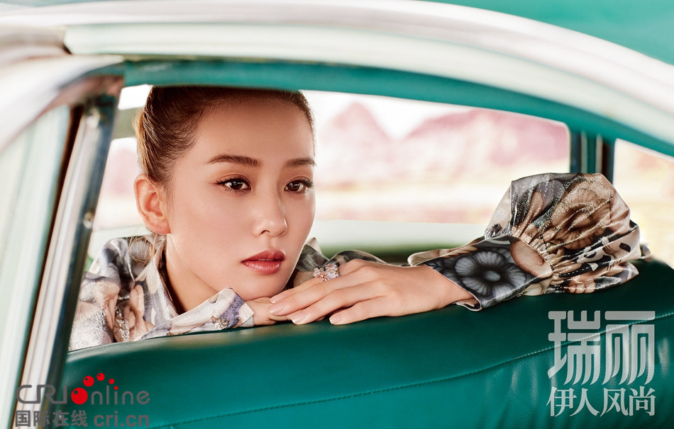 刘诗诗最新封面大片曝光 粉嫩优雅美到窒息(图)