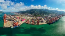 鄭東集裝箱中心無水港揭牌 鐵海聯運“快速通道”助力豫貨出海