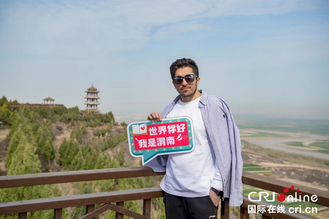 古城迎来异乡客 多国“Z世代” 青年同绘千古潼关山河奇景 古城迎来异乡客 多国“Z世代” 青年同绘千古潼关山河奇景_fororder_图片22