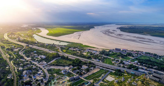 黄河岸边景色新 多国“Z世代”青年共绘古城多彩画卷 黄河岸边景色新 多国“Z世代”青年共绘古城多彩画卷_fororder_图片40