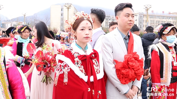我们的家园 | 走进中国古羌城 沉浸式体验“活”起来的羌文化_fororder_盛大的羌族婚礼现场3