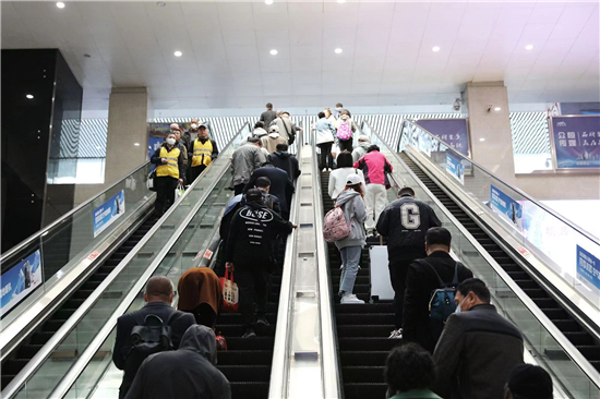 4月29日长春站预计发送旅客19.5万人次_fororder_吉林客运2_副本