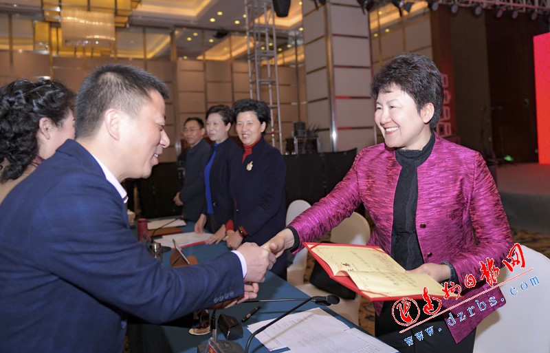 （导航达州，移动端）包惠在全市文艺工作座谈会上强调 讲好幸福达州故事 描绘美丽达州画卷