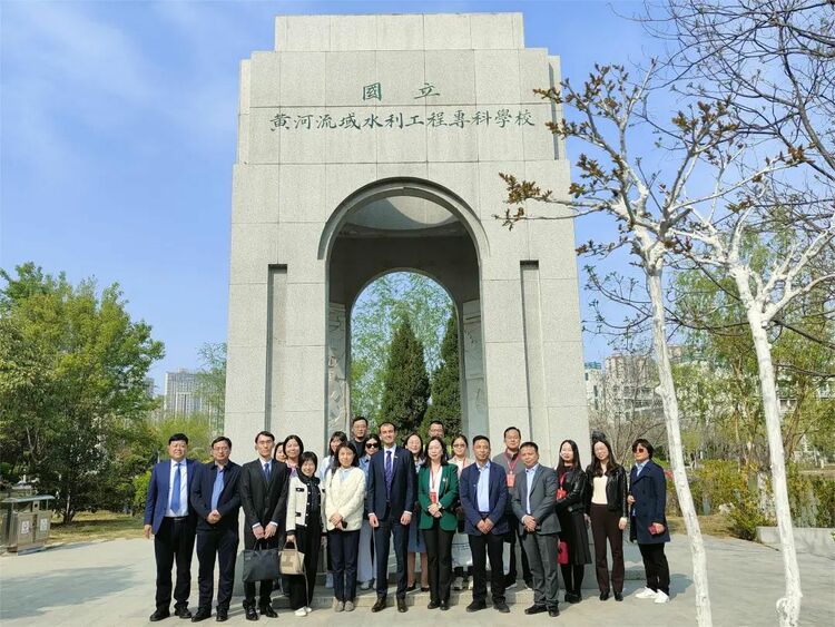 职业教育专业标准国际认证学术研讨会(河南站)圆满举行 职业教育专业标准国际认证学术研讨会(河南站)圆满举行