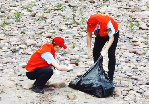 【原创】争当时代先锋 重庆港航海事支队开展“三个一”志愿服务活动_fororder_微信图片_20230506145339