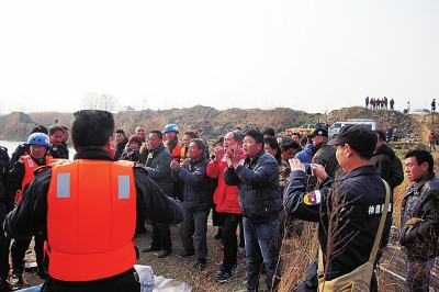 救援队搜寻两天网传收费4万 溺亡者家属：分文未取