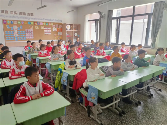 辽宁省实验学校师生观看国家安全教育视频课_fororder_图片2