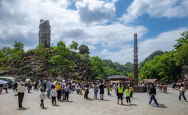 (张)宜宾兴文石海景区:高质量转型发展再谱新篇_fororder_僰人演艺-供图-蜀南文旅集团