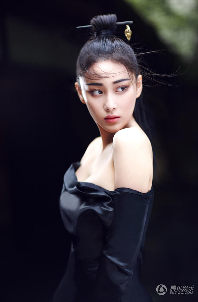 张馨予夏末写真曝光 似“江湖第一美人”