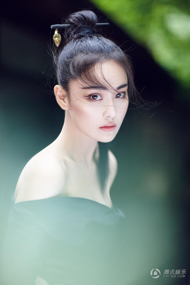 张馨予夏末写真曝光 似“江湖第一美人”