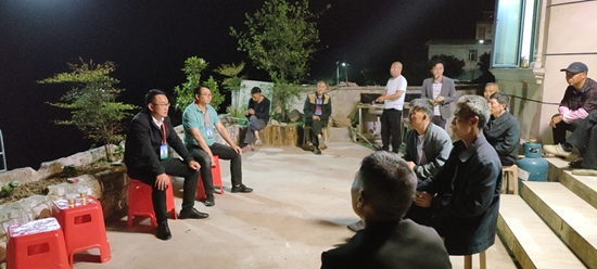 贵州修文六屯镇:农村“治房”如火如荼_fororder_图片1