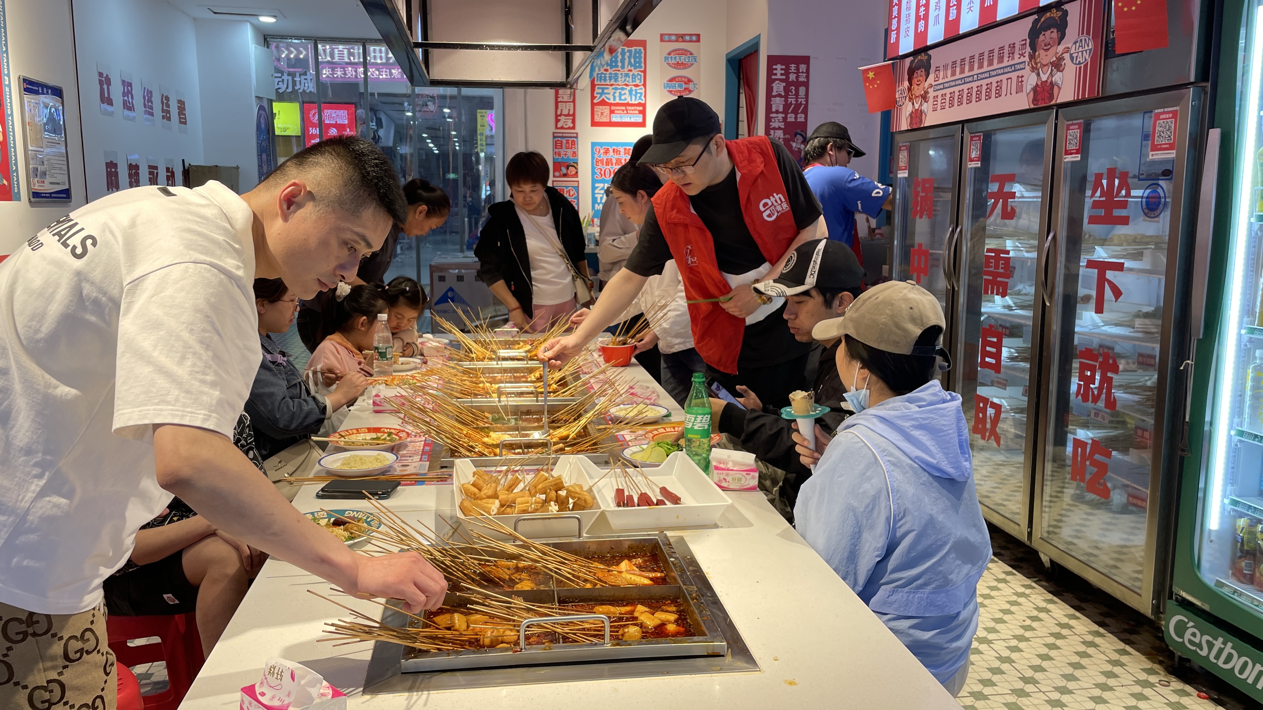 (原创)石家庄市新华区:繁荣夜经济 打造“活力新华”_fororder_2