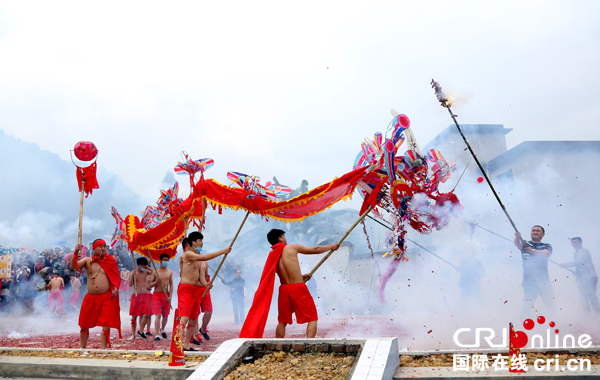 图片默认标题_fororder_火龙表演（拍摄-陈静）