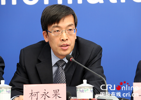 北京市商务委员会副主任柯永果在发布会上发言 摄影 杨宾