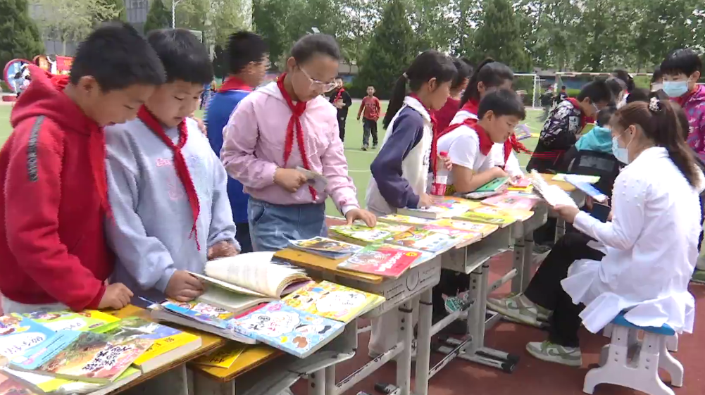 (原创)石家庄市鹿泉区:图书集市 让孩子爱上阅读_fororder_图片6