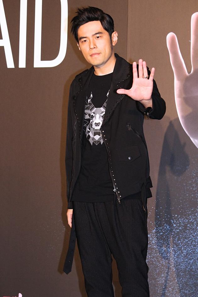 周杰伦登台湾歌手吸金榜榜首 自嘲自己没信用
