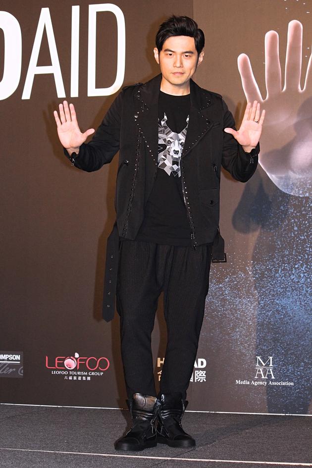 周杰伦登台湾歌手吸金榜榜首 自嘲自己没信用