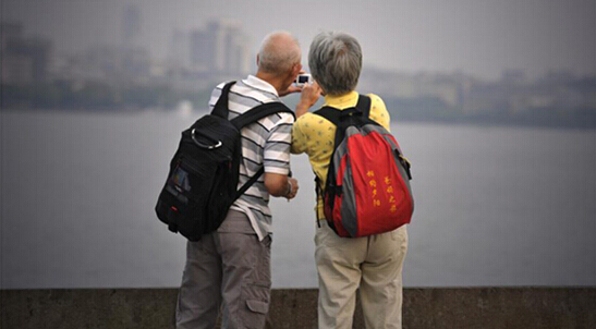 老年旅游服务规范上线能否治愈银发团市场