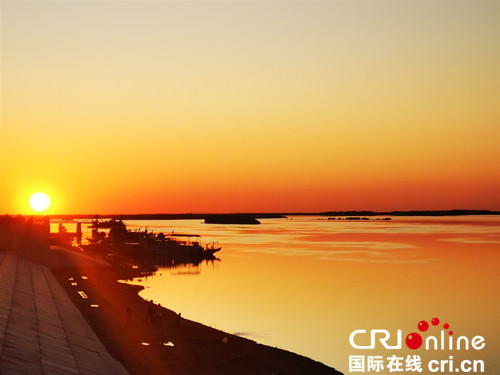 （大美龙江）【黑龙江】夕阳映衬下  黑龙江犹如一幅“美丽画卷”