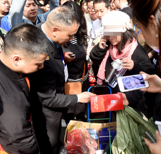 （导航成都）优化糖酒会市场环境 四川食药公安部门联合出击打假治劣