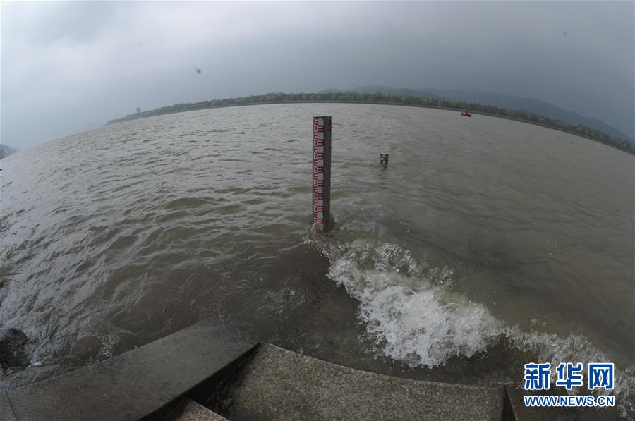 长沙雨急 湘江水涨(组图)