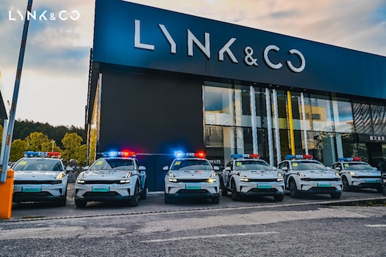 吉利汽车携4款智能警务用车亮相北京警博会_fororder_image008